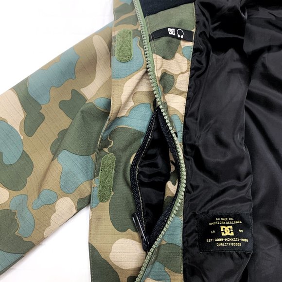 NEW DC SHOES CAMO SNOWBOARD SKI JACKET - Picture 8 of 9
